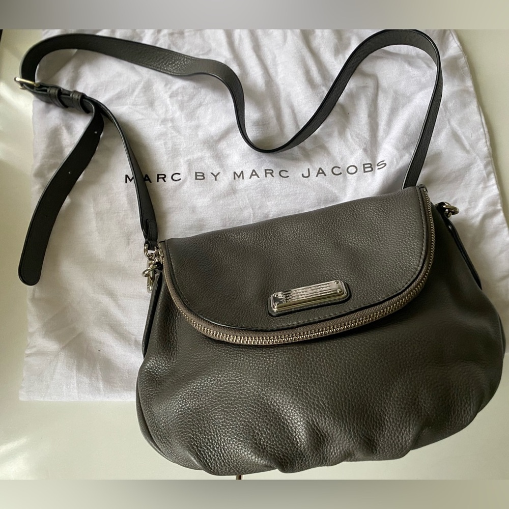 Marc by Marc Jacobs original Natasha Q cross body leather bag grey BRAND NEW